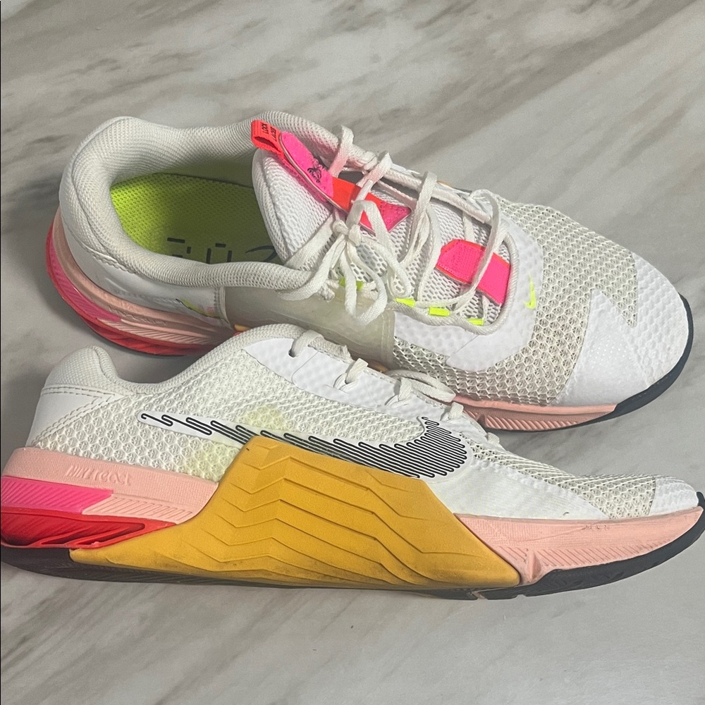 Nike Women's White and Pink Metcon 7 Athletic Shoes